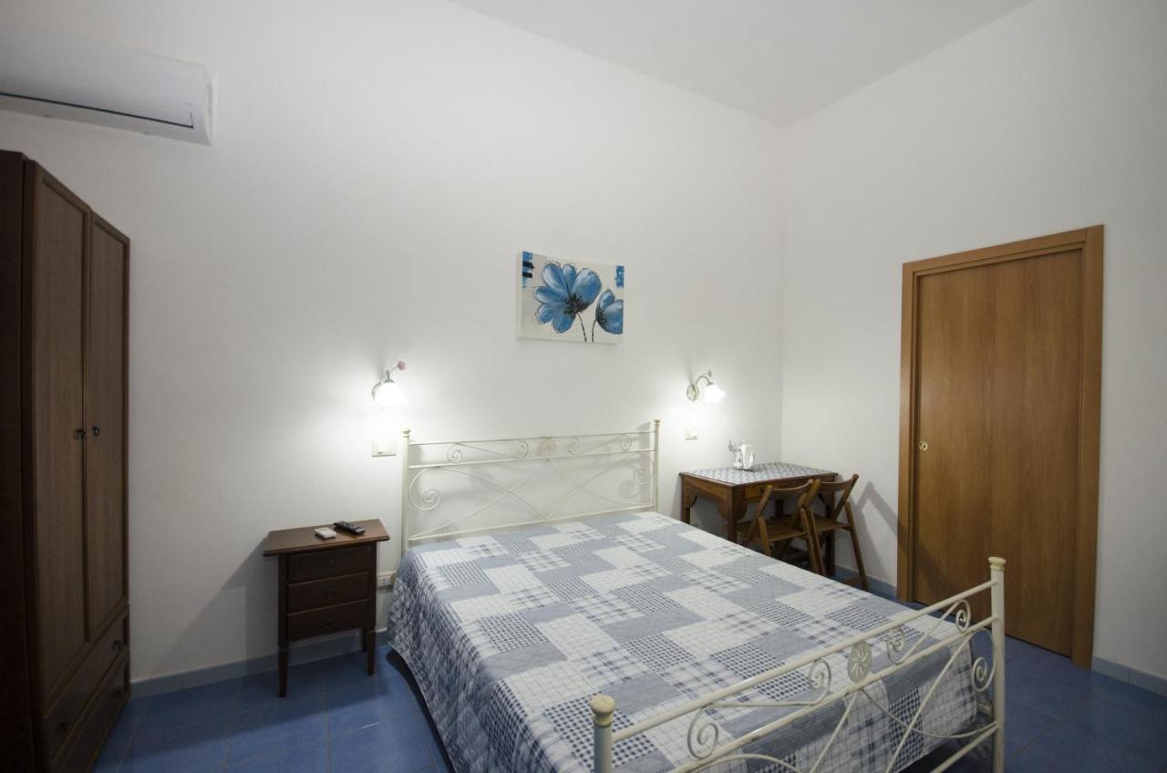 Appartamenti Da Clarissa Macari Exterior foto